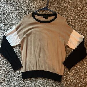 DKNY Women's Sweater - Tan, Black, and White